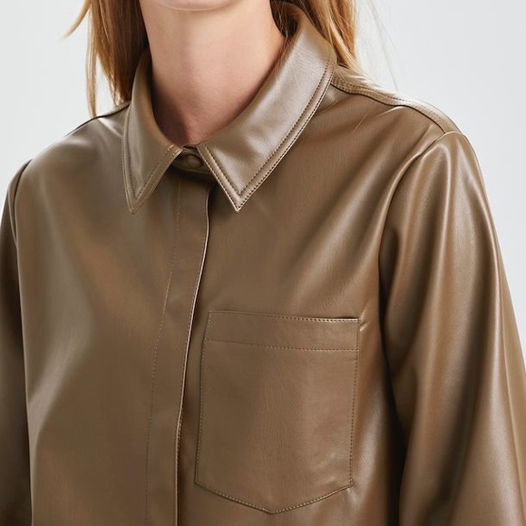 NWOT Soaked in Luxury Marlene Faux Leather Shirt size xs - Picture 5 of 7